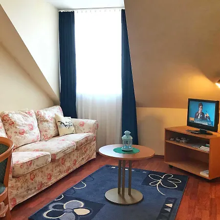 Hafenresidenz - 17 Zugvogel * Wiek auf Rügen